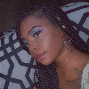 Meet your Posher, Jaye